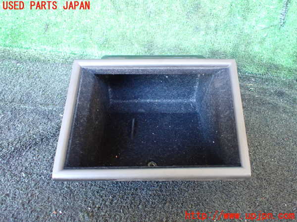 5UPJ-23057841]クラウン 4ドア ハードトップ(MS112)小物入れ1 中古_m0001.jpg