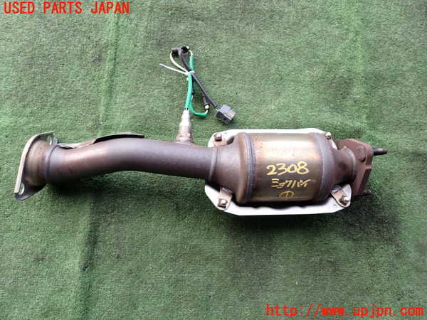 2UPJ-23082661]ヴェゼル ハイブリッド(e：HEV)(RV5)触媒1 中古_m0001.jpg