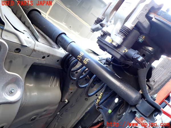 2UPJ-23085070]ヴェゼル ハイブリッド(e：HEV)(RV5)右リアショックアブソーバー 中古_m0001.jpg