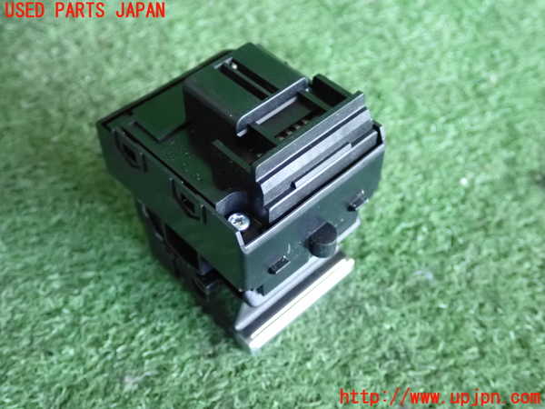 2UPJ-23086306]ヴェゼル ハイブリッド(e：HEV)(RV5)スイッチ1 (パーキングブレーキ/ブレーキホールド) 中古_m0002.jpg