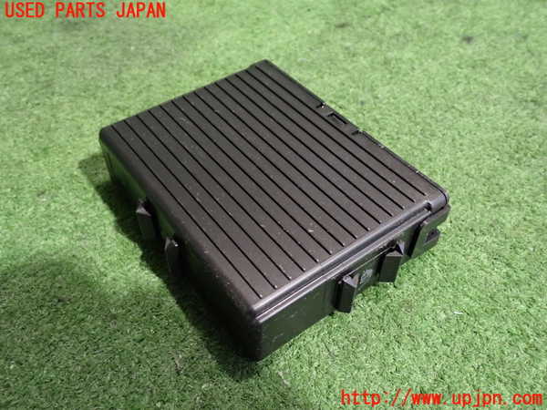 2UPJ-23086149]ヴェゼル ハイブリッド(e：HEV)(RV5)コンピューター4 (テールゲート) 中古_m0002.jpg