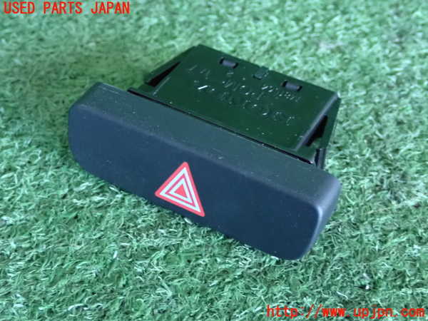 2UPJ-23086290]ヴェゼル ハイブリッド(e：HEV)(RV5)ハザードスイッチ 中古_m0001.jpg