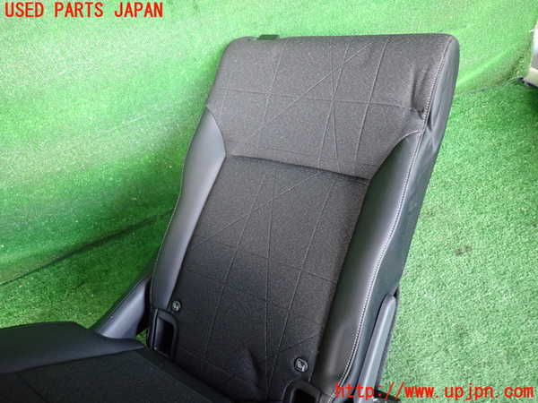 2UPJ-23087145]ヴェゼル ハイブリッド(e：HEV)(RV5)右2列目シート 中古_m0003.jpg