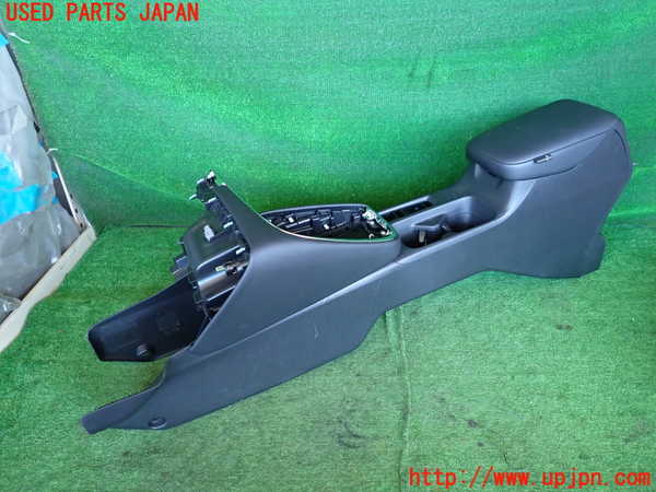 2UPJ-23087540]ヴェゼル ハイブリッド(e：HEV)(RV5)センターコンソール 中古_m0001.jpg