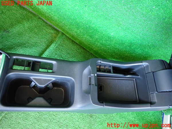 2UPJ-23087540]ヴェゼル ハイブリッド(e：HEV)(RV5)センターコンソール 中古_m0003.jpg