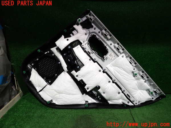 2UPJ-23081324]ヴェゼル ハイブリッド(e：HEV)(RV5)左後ドア内張り 中古_m0002.jpg
