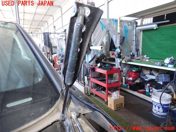 2UPJ-23091068]アウディ・A8 ハイブリッド(4HCHJA)ボンネットダンパー 中古_m0002.jpg