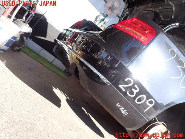 2UPJ-23091610]アウディ・A8 ハイブリッド(4HCHJA)リアバンパー 中古_m0001.jpg