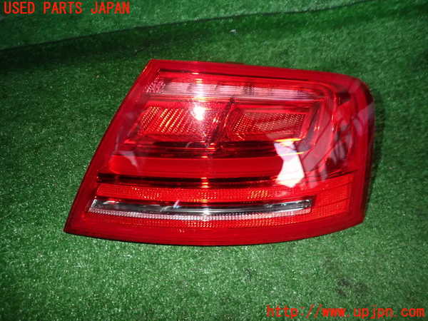 2UPJ-23091530]アウディ・A8 ハイブリッド(4HCHJA)右テールランプ 中古_m0001.jpg