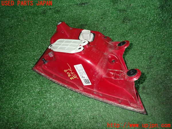 2UPJ-23091530]アウディ・A8 ハイブリッド(4HCHJA)右テールランプ 中古_m0003.jpg