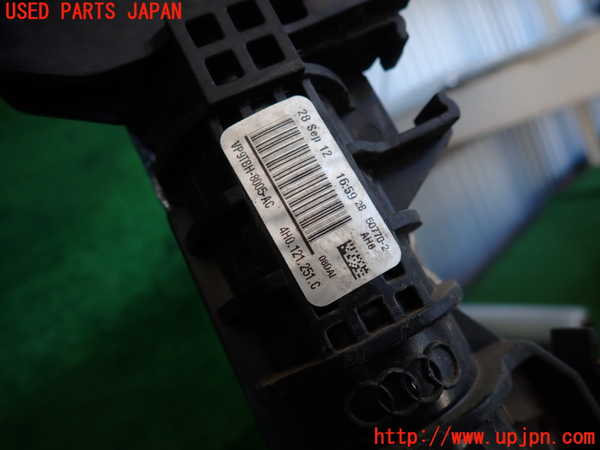 2UPJ-23092321]アウディ・A8 ハイブリッド(4HCHJA)ラジエーター1 中古_m0002.jpg