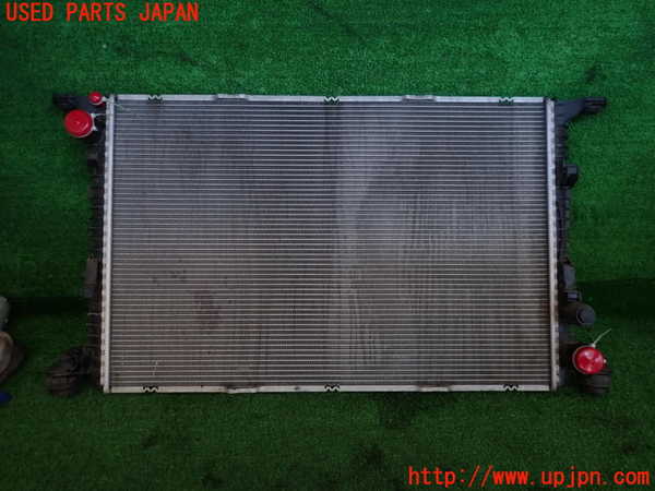 2UPJ-23092321]アウディ・A8 ハイブリッド(4HCHJA)ラジエーター1 中古_m0003.jpg