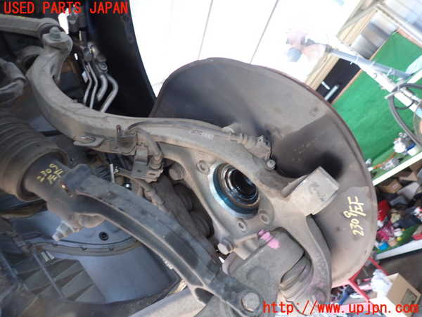 2UPJ-23094295]アウディ・A8 ハイブリッド(4HCHJA)左フロントナックルハブ 中古_m0001.jpg