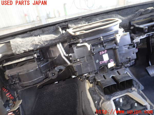 2UPJ-23096081]アウディ・A8 ハイブリッド(4HCHJA)エバポレーター1 中古_m0001.jpg