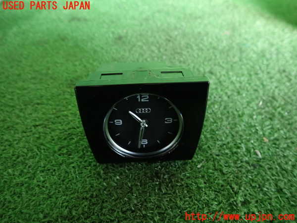 2UPJ-23097850]アウディ・A8 ハイブリッド(4HCHJA)時計 中古_m0001.jpg