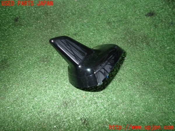 2UPJ-23096550]アウディ・A8 ハイブリッド(4HCHJA)アンテナ 中古_m0002.jpg