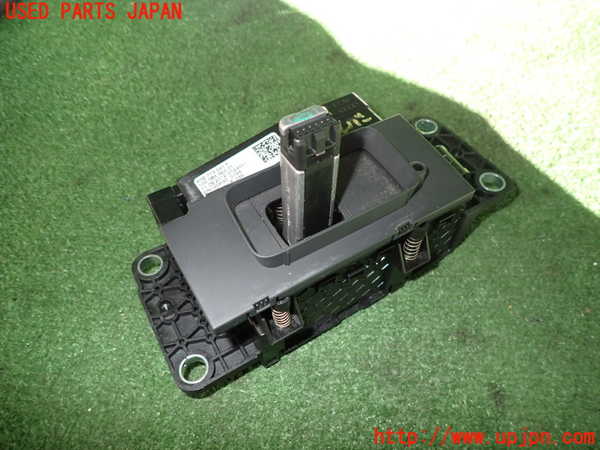 2UPJ-23097555]アウディ・A8 ハイブリッド(4HCHJA)ATシフトレバー 中古_m0001.jpg