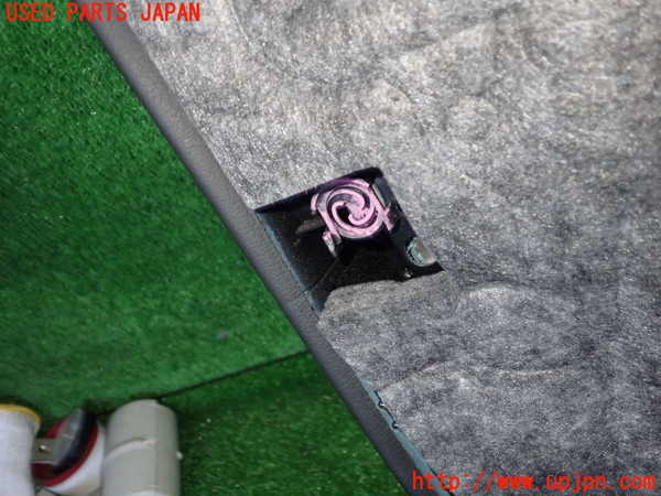 2UPJ-23091234]アウディ・A8 ハイブリッド(4HCHJA)右前ドア内張り 中古_m0005.jpg