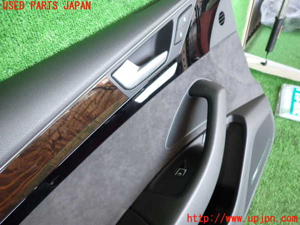 2UPJ-23091264]アウディ・A8 ハイブリッド(4HCHJA)左前ドア内張り 中古_m0002.jpg