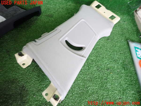 2UPJ-23097670]アウディ・A8 ハイブリッド(4HCHJA)左センターピラートリム 中古_m0002.jpg