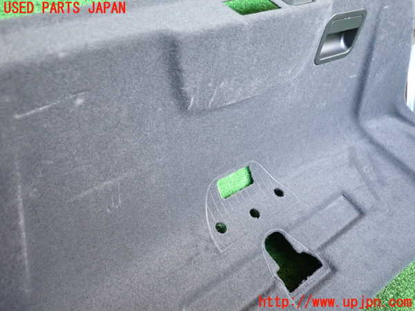 2UPJ-23091504]アウディ・A8 ハイブリッド(4HCHJA)トランク内トリム 中古_m0002.jpg