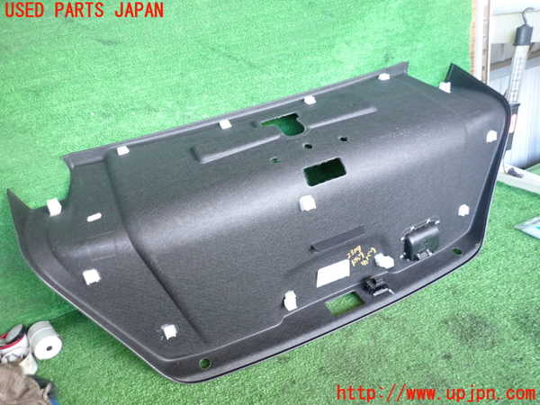 2UPJ-23091504]アウディ・A8 ハイブリッド(4HCHJA)トランク内トリム 中古_m0003.jpg