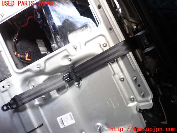 2UPJ-23097135]アウディ・A8 ハイブリッド(4HCHJA)真中2列目シートベルト 中古_m0001.jpg