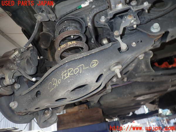 2UPJ-23105227]レクサス・NX300h(AYZ10)左リアロアアーム2 中古_m0001.jpg