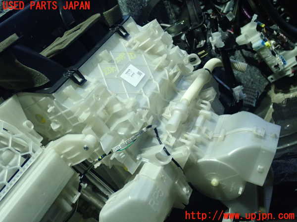 2UPJ-23106081]レクサス・NX300h(AYZ10)エバポレーター1 中古_m0002.jpg