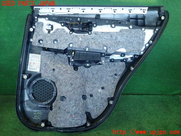 2UPJ-23101324]レクサス・NX300h(AYZ10)左後ドア内張り 中古_m0004.jpg