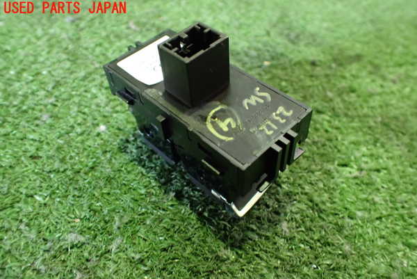 2UPJ-23126309]アウディ・A5 カブリオレ(F5CYRC)スイッチ4 中古_m0002.jpg