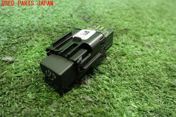2UPJ-23126311]アウディ・A5 カブリオレ(F5CYRC)スイッチ6 中古_m0001.jpg