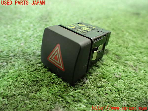 2UPJ-23126290]アウディ・A5 カブリオレ(F5CYRC)ハザードスイッチ 中古_m0001.jpg