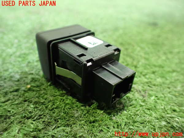 2UPJ-23126290]アウディ・A5 カブリオレ(F5CYRC)ハザードスイッチ 中古_m0002.jpg