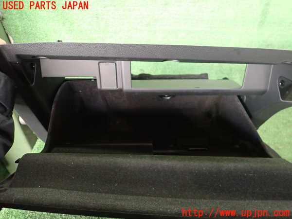 2UPJ-23127516]アウディ・A5 カブリオレ(F5CYRC)グローブボックス1 中古_m0002.jpg