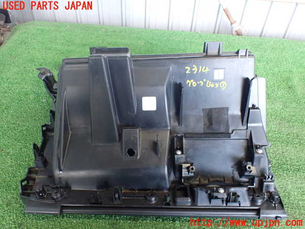 2UPJ-23147516]クラウン ハイブリッド(AZSH21)グローブボックス1 中古_m0002.jpg