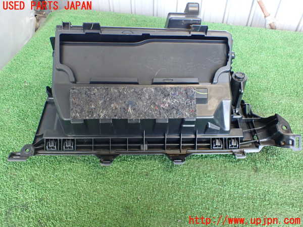 2UPJ-23147516]クラウン ハイブリッド(AZSH21)グローブボックス1 中古_m0003.jpg