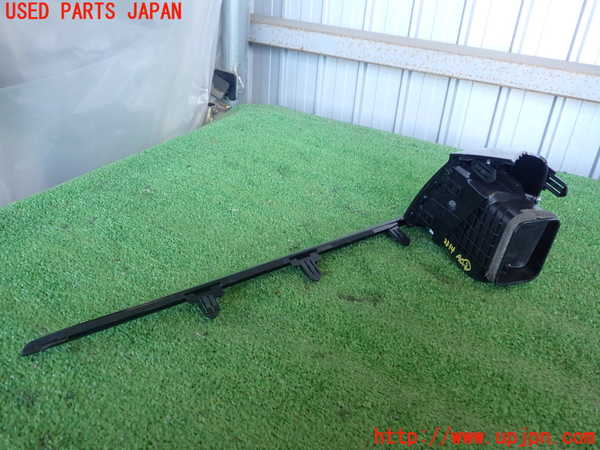 2UPJ-23147527]クラウン ハイブリッド(AZSH21)エアコン吹き出し口2 (左) 中古_m0002.jpg