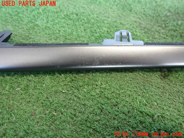 2UPJ-23147527]クラウン ハイブリッド(AZSH21)エアコン吹き出し口2 (左) 中古_m0004.jpg