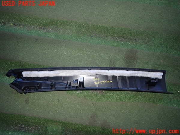 2UPJ-23147660]クラウン ハイブリッド(AZSH21)左フロントピラートリム 中古_m0002.jpg