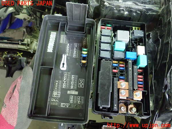 1UPJ-23166741]シビック セダン(FC1)ヒューズボックス1 中古_m0002.jpg