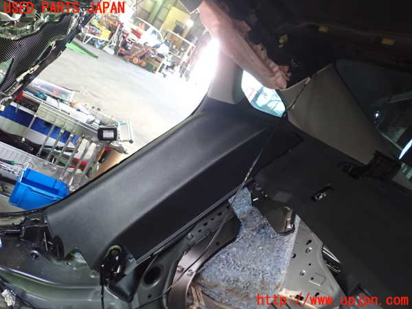 5UPJ-23167675]シビック セダン(FC1)右リアピラートリム 中古_m0001.jpg