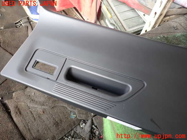 1UPJ-23191578]BMW X5(ZV30S E70)バックドア内張り 中古_m0003.jpg