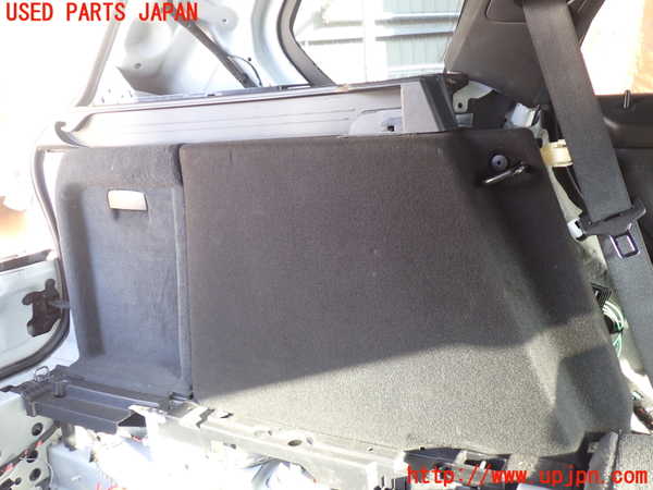1UPJ-23197680]BMW X5(ZV30S E70)左リアピラートリム 中古_m0001.jpg