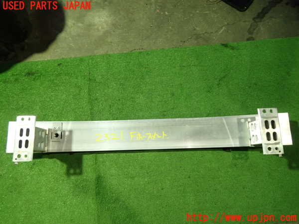 5UPJ-23211014]プリウスα(ZVW41W)フロントバンパーホースメント 中古_m0002.jpg