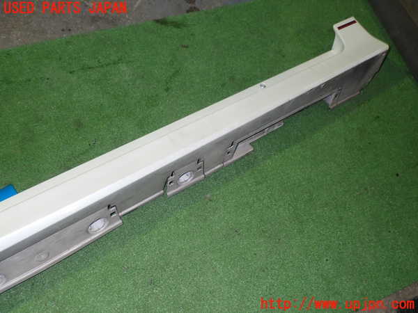 1UPJ-23211390]プリウスα(ZVW41W)右サイドステップ 中古_m0003.jpg