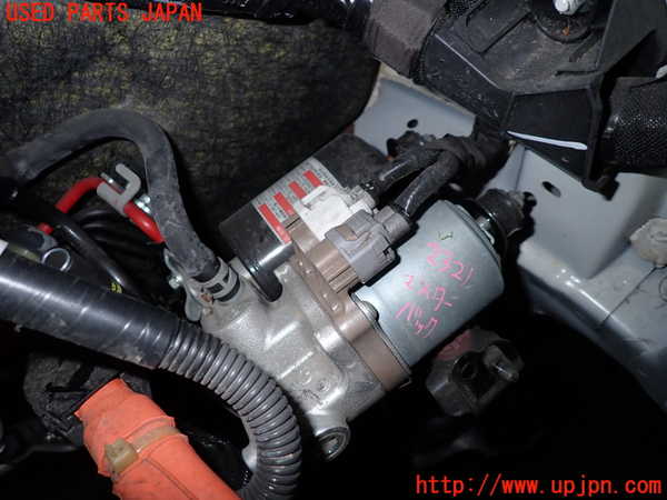 5UPJ-23214055]プリウスα(ZVW41W)ブレーキマスターバック 中古_m0001.jpg