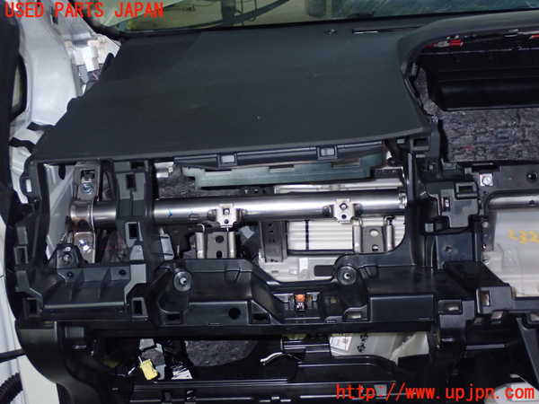 5UPJ-23217505]プリウスα(ZVW41W)ダッシュボード 中古_m0003.jpg