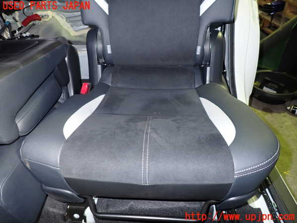5UPJ-23217175]プリウスα(ZVW41W)左2列目シート 中古_m0003.jpg