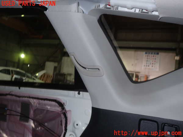 1UPJ-23217675]プリウスα(ZVW41W)右リアピラートリム 中古_m0003.jpg